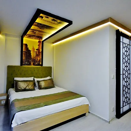 Отель The Beyoglu House 3*