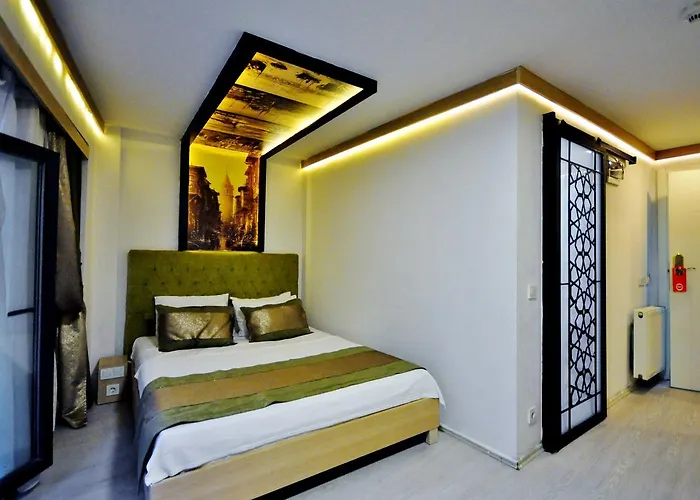 Отель The Beyoglu House 3*
